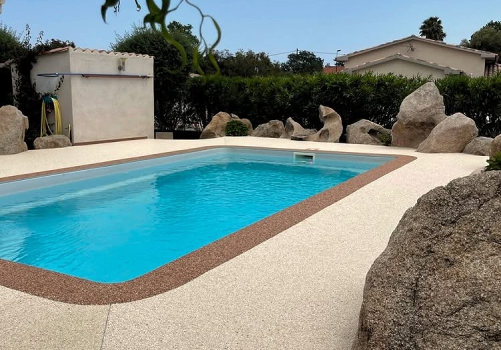 Mineral floor piscine exterieure